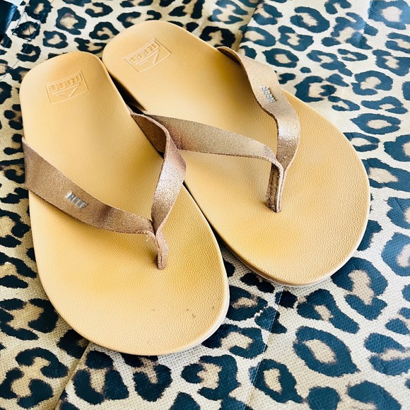 Reef Shoes - Reef Cushion Court Rose Gold Metallic Vegan Leather Flip Flop Sandals Womens 9